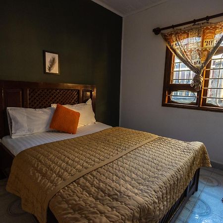 Safari Adventures-House Bed & Breakfast Arusha Bagian luar foto