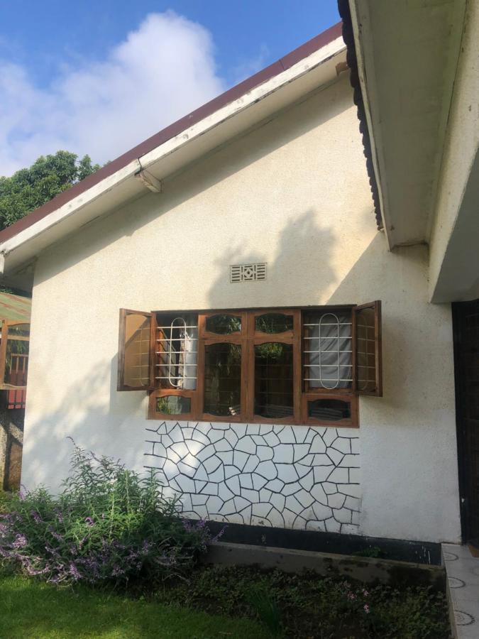Safari Adventures-House Bed & Breakfast Arusha Bagian luar foto