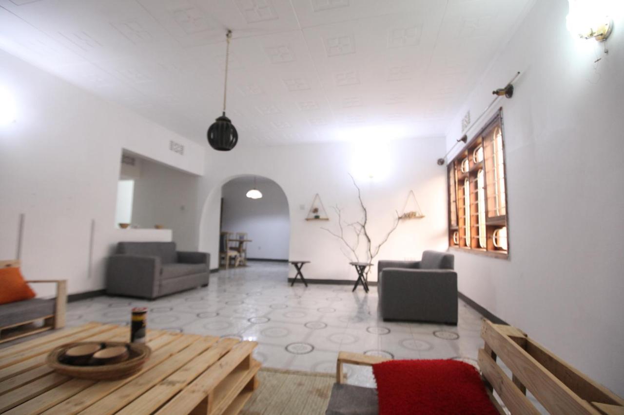 Safari Adventures-House Bed & Breakfast Arusha Bagian luar foto