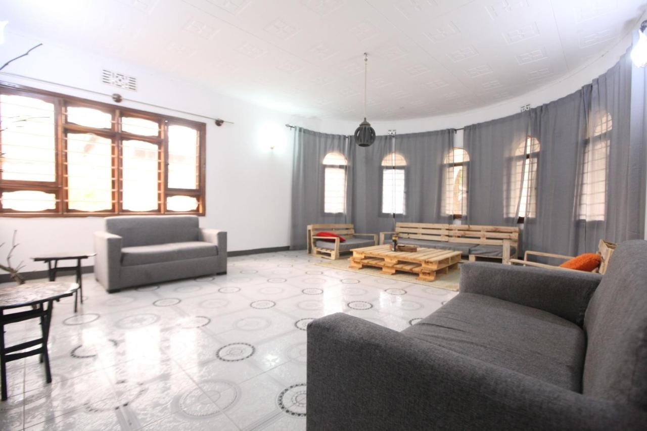Safari Adventures-House Bed & Breakfast Arusha Bagian luar foto