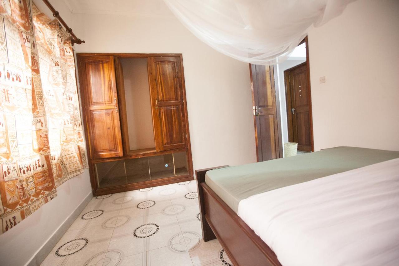 Safari Adventures-House Bed & Breakfast Arusha Bagian luar foto