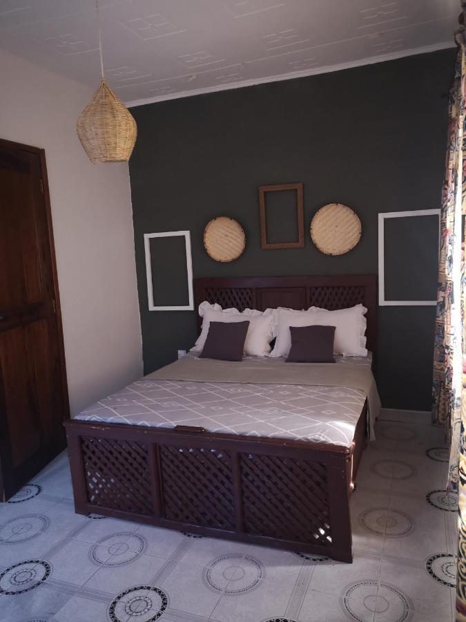 Safari Adventures-House Bed & Breakfast Arusha Bagian luar foto