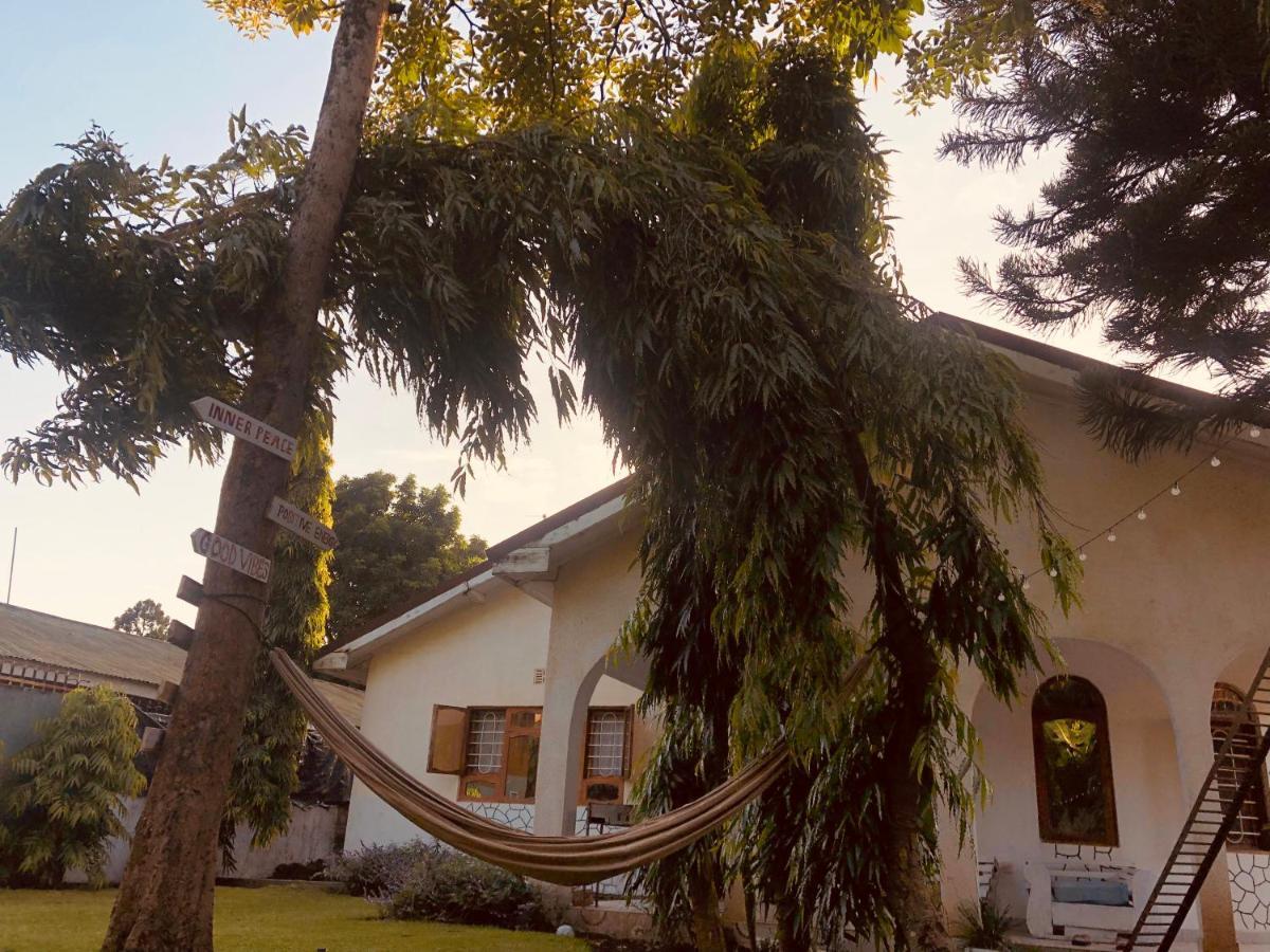 Safari Adventures-House Bed & Breakfast Arusha Bagian luar foto