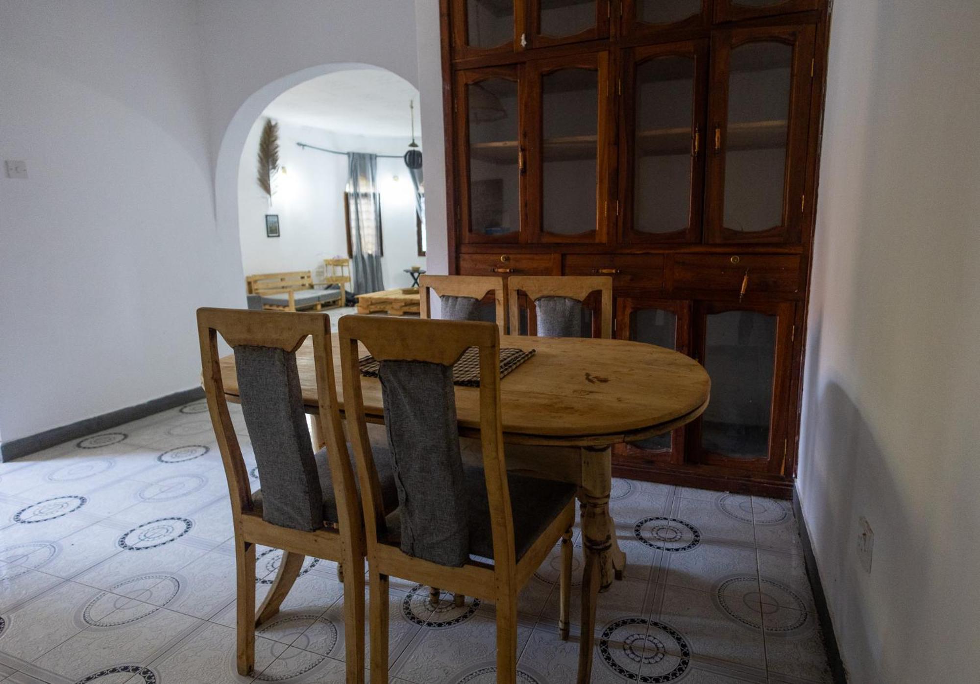 Safari Adventures-House Bed & Breakfast Arusha Bagian luar foto