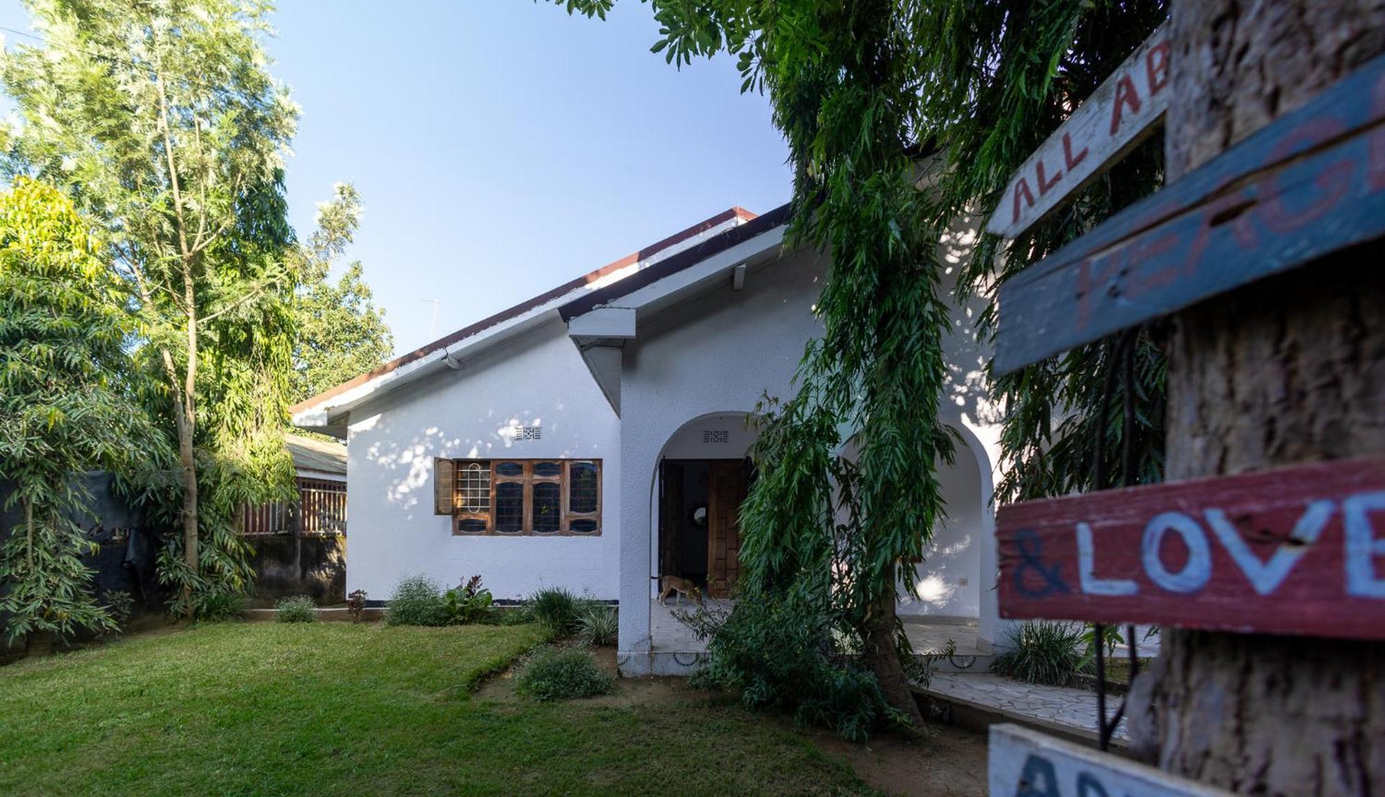 Safari Adventures-House Bed & Breakfast Arusha Bagian luar foto