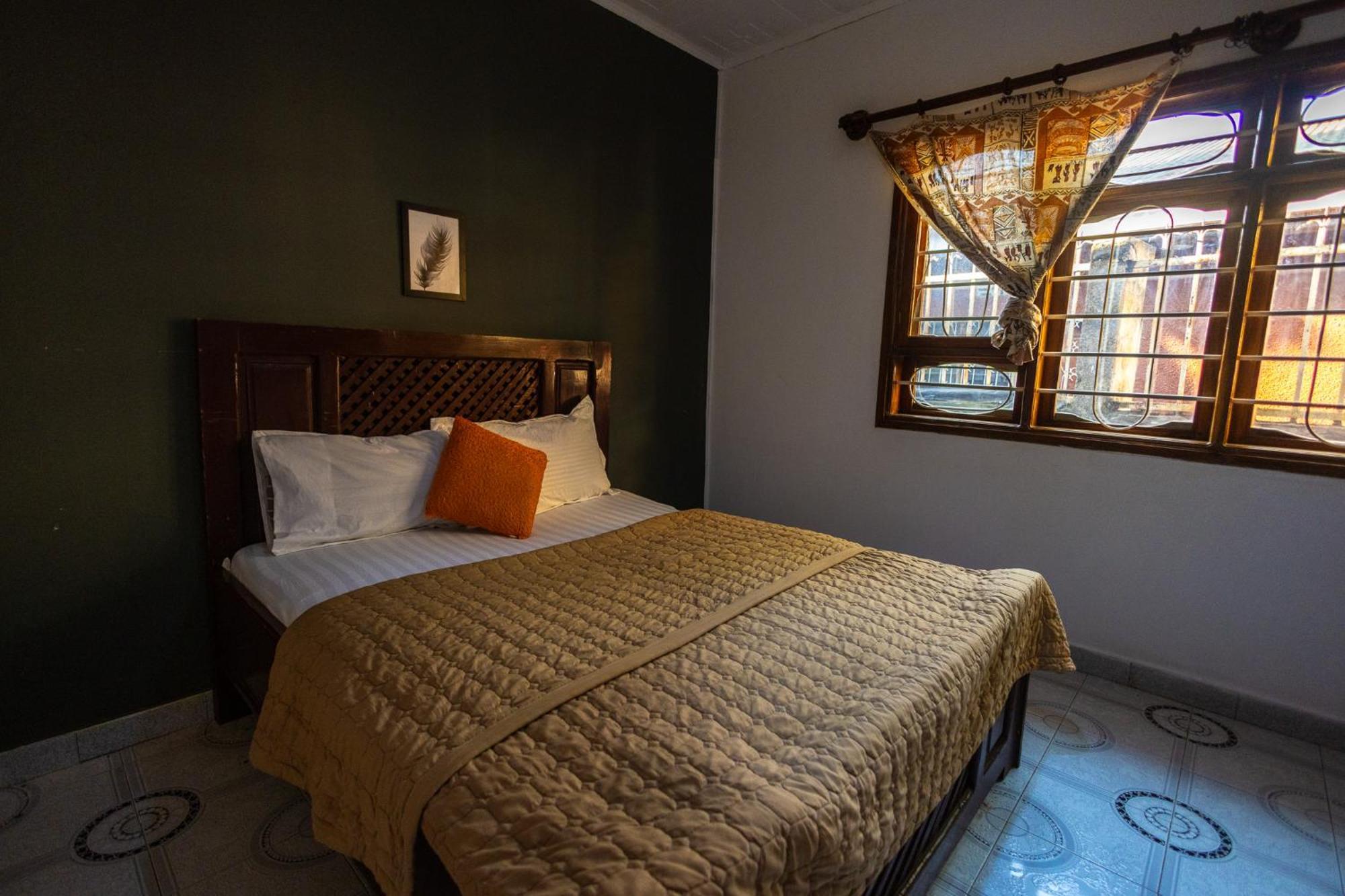 Safari Adventures-House Bed & Breakfast Arusha Bagian luar foto