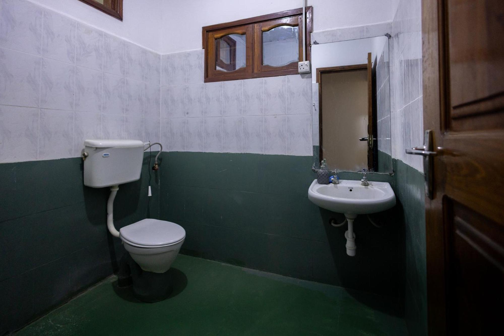 Safari Adventures-House Bed & Breakfast Arusha Bagian luar foto