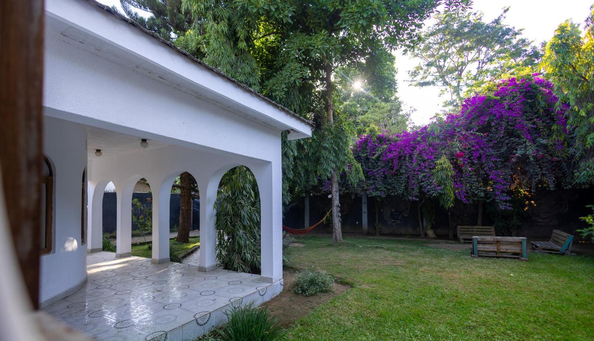 Safari Adventures-House Bed & Breakfast Arusha Bagian luar foto