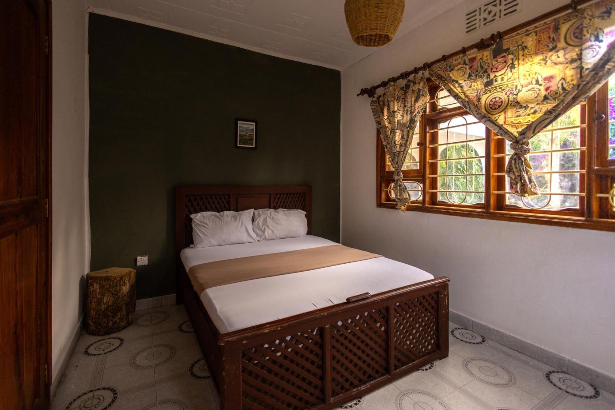 Safari Adventures-House Bed & Breakfast Arusha Bagian luar foto